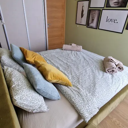 Panorama Oasis - Free Parking On Site - Air Con - Biz Wifi - Netflix Bratislava